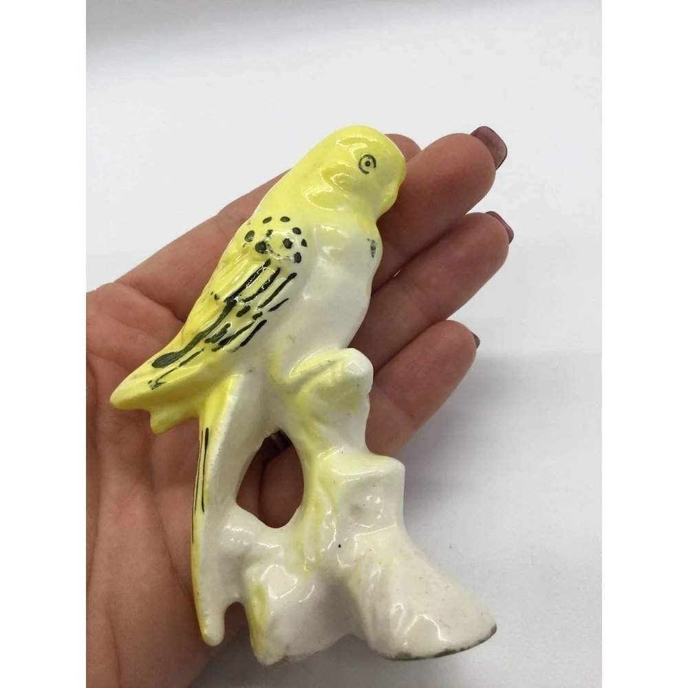 Vintage 4”‎ yellow bird figurine Japan ceramic aviary farmhouse cottagecore
